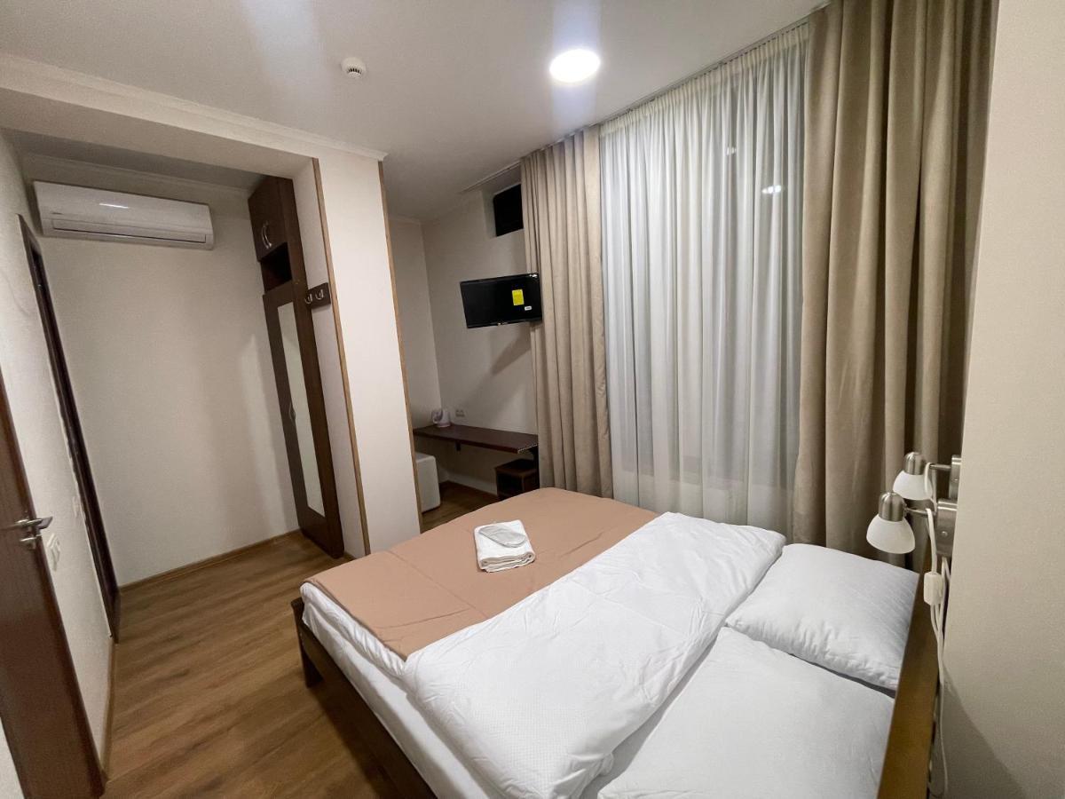 Art Family Hotel Tbilisi Quarto foto